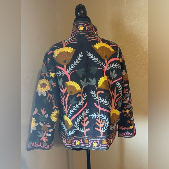 Embroidered jacket size medium - Picture 5 of 5